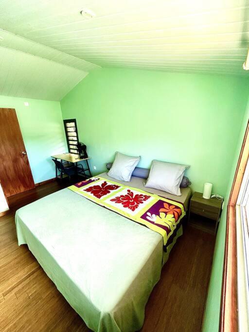 Mooz Lodge, The Local Discovery Afareaitu Екстер'єр фото